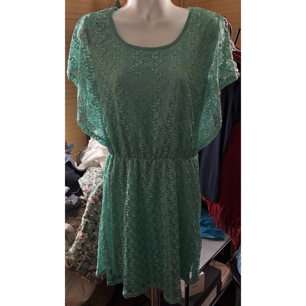 Vibe Sportswear Size Medium Women’s Pullover Dress Dolman Sleeves 36” Bust